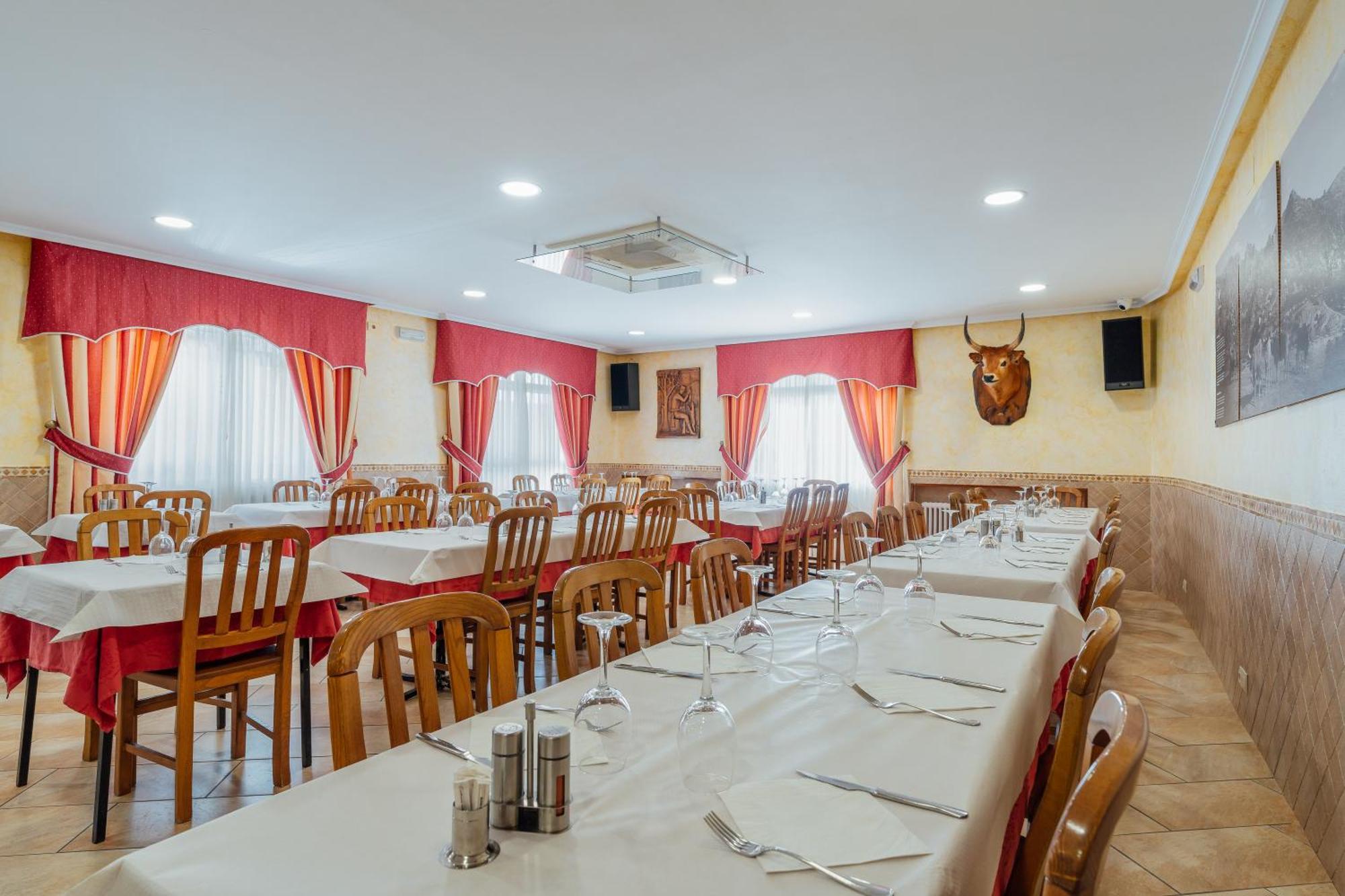 Hotel Restaurante Cazador Pereiro Екстер'єр фото
